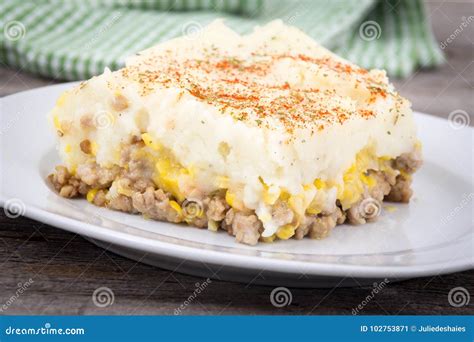 Canadian Shepherds Pie Pate Chinois Stock Image - Image of ground ...