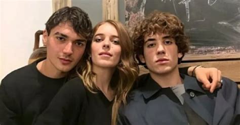 Napoliclick Noi Siamo Leggenda In Tv Il Teen Drama Con I