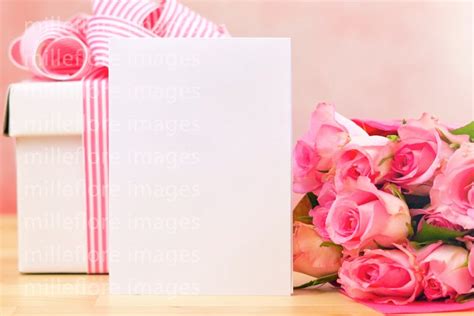 Mother's Day Greeting Card and Pink Roses SVG (1215521)