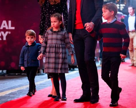 Prince William, Kate Middleton Christmas Card — See Pic of Kids - Parade