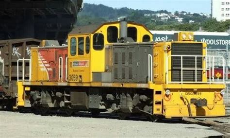 NZ DSG | Railroad photos, Engine house, Train