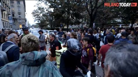 Basta Morti In Strada I Manifestanti Che Vogliono Bloccare Il