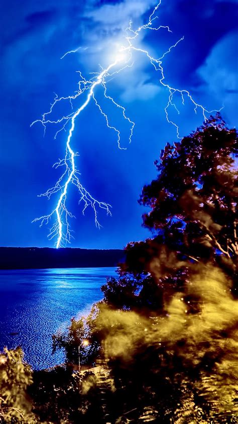 10+ Lightning Wallpaper Iphone Storm Gif - Wallpaper Joss