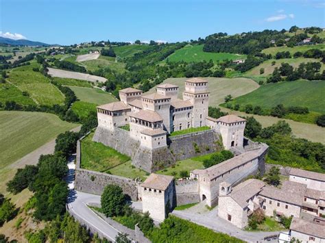 The Medieval Castle of Torrechiara Stock Photo - Image of romagna, torrechiara: 188210100