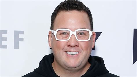 Graham Elliot's Signature Burger Toppings Are Fairly Unconventional