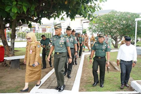 Ziarah Ke Makam Sultan Hasanuddin Kasdamxiv Hsn Disambut Dandim