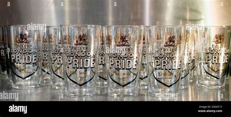 Branded English Beer Pint Glasses Fullers London Pride Metalic