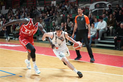 Bm Gameday Lba Tortona Resiste Alla Rimonta Di Reggio Emilia E Torna