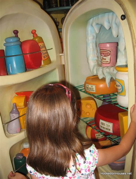 Minnie Mouses Pink And Purple Cottage At Disney World Hooked On Houses