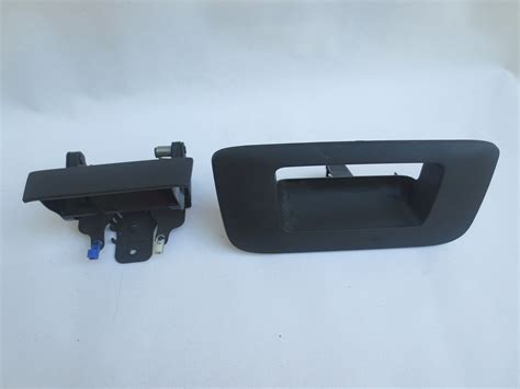 Find 07-13 CHEVROLET SILVERADO GMC SIERRA TAILGATE HANDLE OEM in ...