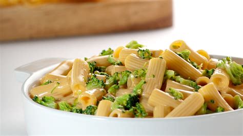 Macarrones con queso y brócoli Bienmesabe