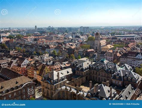 Vistas De La Ciudad De Strasburgo Desde Arriba Como Se Ve Desde Lo