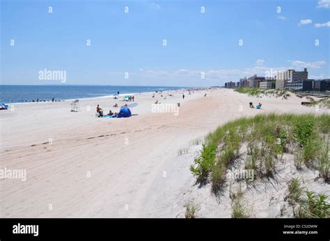 Rockaway Beach, New York Stock Photo - Alamy