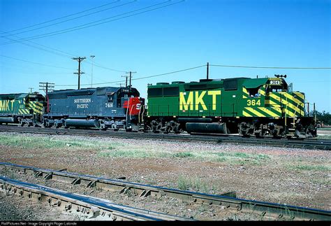 Mkt 364 Missouri Kansas And Texas Railroad Katy Emd Gp39 2 At Fort