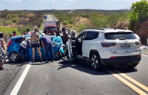 Acidente Entre Dois Carros Deixa Tr S Mortos Na Br No Sert O Da