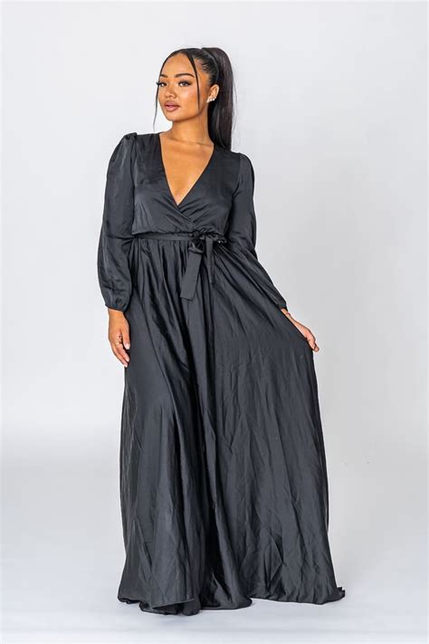 Robe longue noire satinée cache coeur Cinelle Paris mode femme tendance