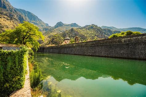 La bahía de Kotor es uno de los lugares más hermosos del mar Adriático