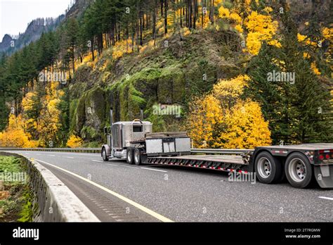 Industrial Gray Classic Long Hauler Carrier Big Rig Semi Truck