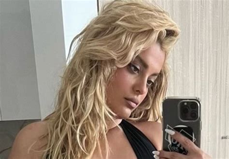 Bebe Rexha Show Off Her Curves And Booty In A Sexy Swimsuit Page Of