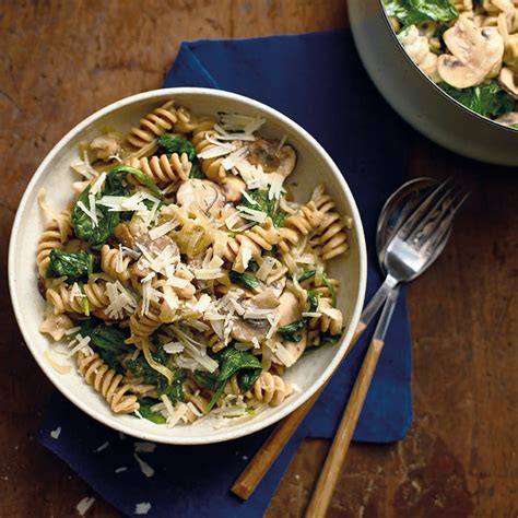 One Pot Pasta Mit Champignons Und Spinat Rezept Ww Deutschland