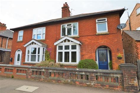 Brooke Road Oakham 3 Bed Semi Detached House £950 Pcm £219 Pw