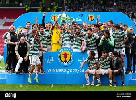 Celtics Callum Mcgregor Centre Right And Celtic Goalkeeper Joe Hart