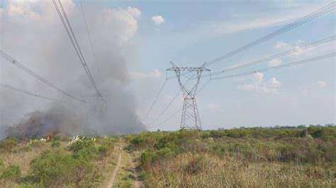 Apag N Un Incendio En Una L Nea De Alta Tensi N Dej Sin Luz A Casi