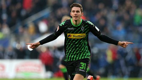 Bundesliga: Injury-time equalizer sees 'Gladbach get draw with Hamburg - Sports Illustrated