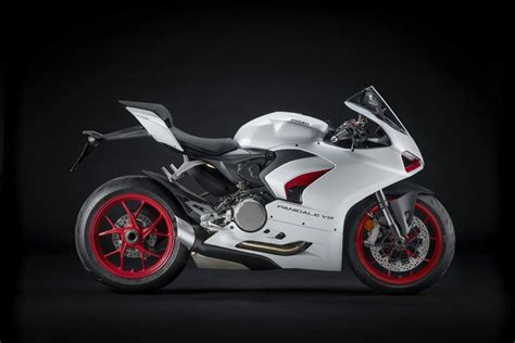 Ducati Panigale V2 White Rosso › Motorcycles.News - Motorcycle-Magazine