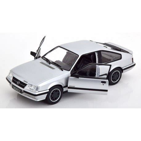 Opel Monza A2 GSE 1983 Silver WhiteBox WB124156O Miniatures Autos Motos