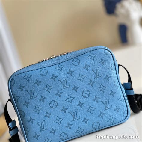 Trio Messenger Bag Louis Vuitton Blue S Semashow