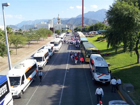 Pe A Acarreados Pe A No Lleno La Macroplaza Pe A No Lleno La Macroplaza