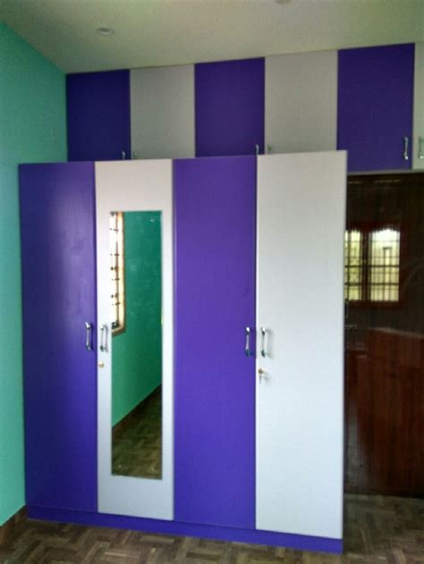 Purple And White Modern Plywood Wardrobe Rs 600 Square Feet Sri M K