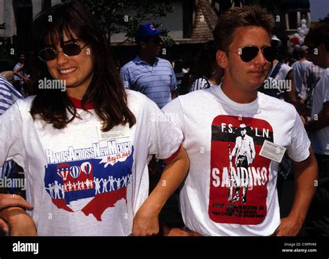 Hands across america 1986 hi-res stock photography and images - Alamy