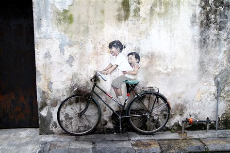 Street Art in Penang - Miss Tam Chiak