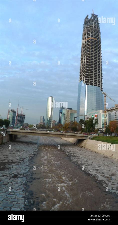 Costanera Center el edificio más alto de Santiago de Chile Fotografía