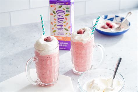 Cherries & Cream Smoothie - Oatsome Non-Dairy Milk