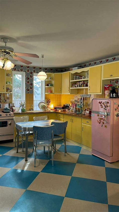 Pin By Senhorita Christovam On Decor House Interior Retro Kitchen