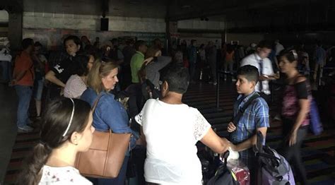 Apagón Generó Colapso En El Aeropuerto Internacional De Maiquetía 31jul Diario Contraste Noticias