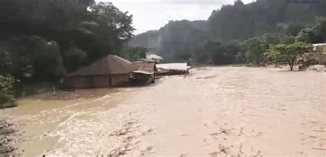 Ngarai Sianok Diterjang Banjir Bandang Rumah Terendam Warung Hanyut