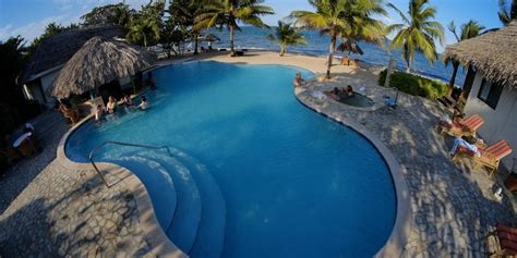 7 Best Belize Family Resorts | Family Vacation Critic