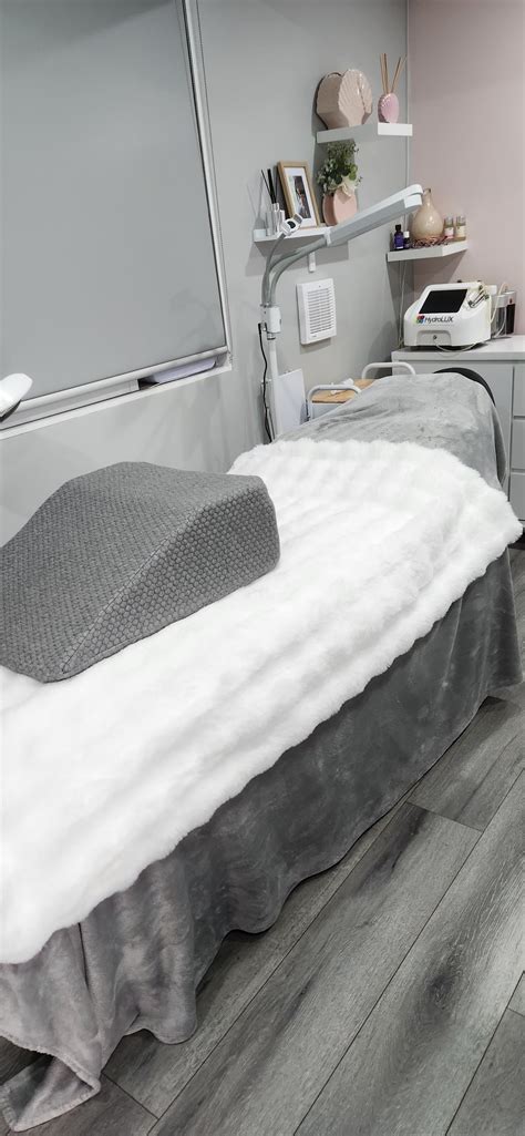 Nude Skin & Laser Clinic - 🪒 AKA SHAVING RASH 🪒 Common in the following