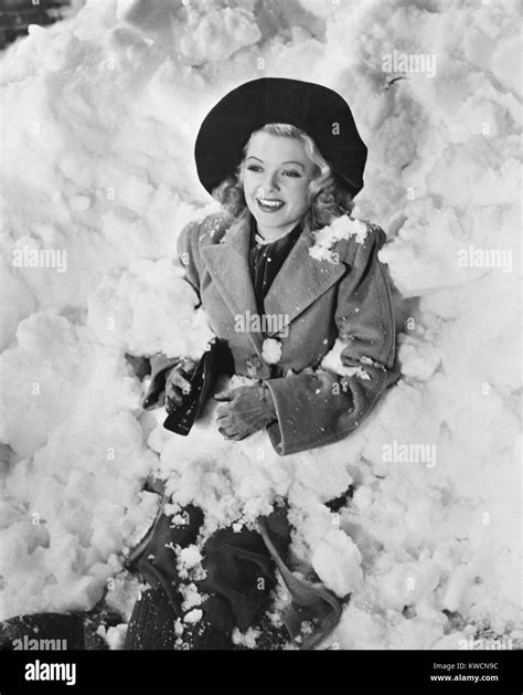 Holiday Inn Marjorie Reynolds 1942 Stock Photo Alamy