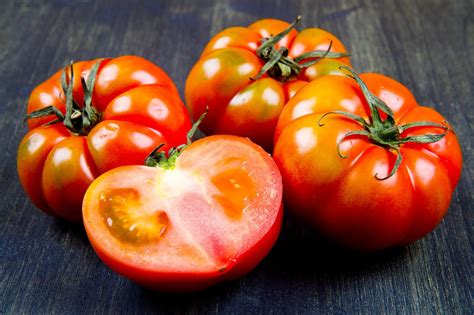 Are Beefsteak Tomatoes Determinate Or Indeterminate Heres What You Need To Know Plant House