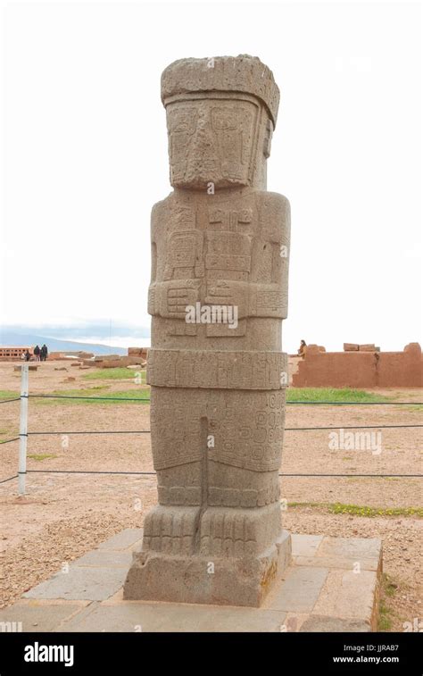 Monolito ponce ruinas tiahuanaco fotografías e imágenes de alta