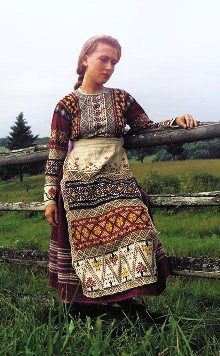 Russian traditional costume of a young girl from Vologda Province, early 20th century. #folk # ...