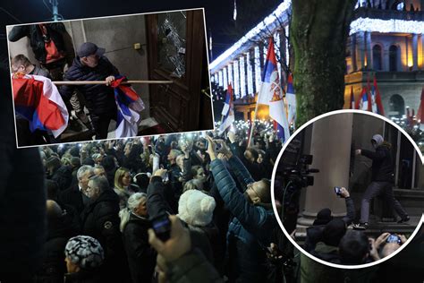 Velika Akcija Policije Potisnuli Demonstrante Koji Su Poku Ali Upad U