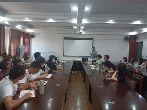 【主题教育】我院研究生二支部组织开展学习关于“深入学习领会习近平总书记在文化传承发展座谈会上重要讲话精神”主题党课 桂林理工大学环境科学与工程学院