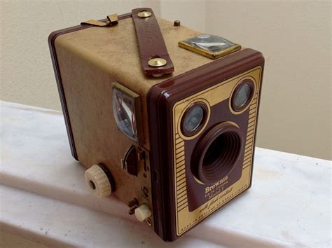 Kodak Brownie Six 20 Model F 1950 Vintage Cameras Box Camera