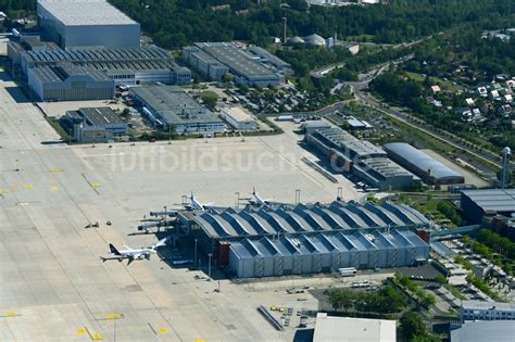 Luftaufnahme Dresden Abfertigungs Geb Ude Und Terminals Auf Dem